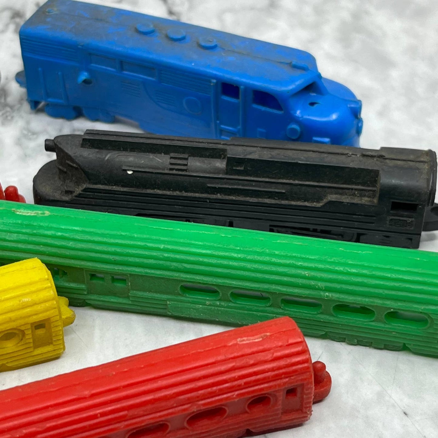 1950s Lot of 8 Plastic Zephyr Train Locomotove Toys 4" TJ9