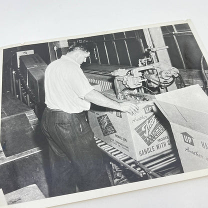 1940s Assembly Line Manufacturing Photo Thor Automatic Gladiron Chicago IL AA7-1