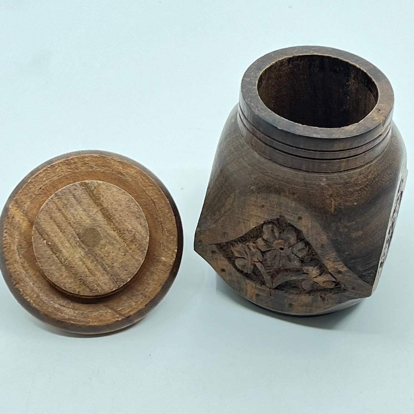 Vintage Teak Wood Carved Tea Canister Jar Urn w/ Lid India 3” TE5