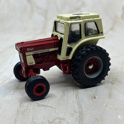 International Harvester 1066 Tractor Red Case IH 1/64 Diecast ERTL TOMY TC5-S2