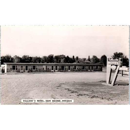 Tulloch's Motel Iron Bridge Ontario - Original Postcard TJ7-RP2
