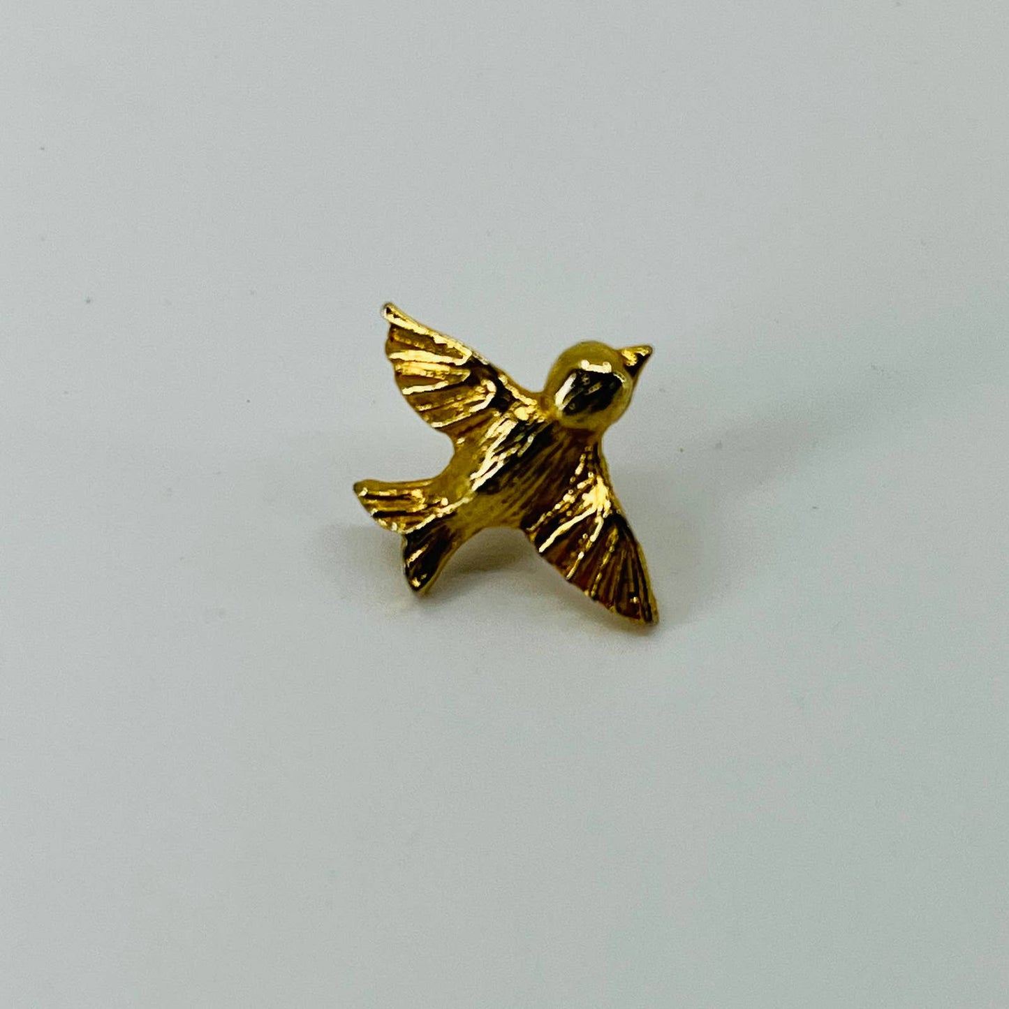 Vintage Miniature Bird Figure Pin Gold Tone Brooch SB2