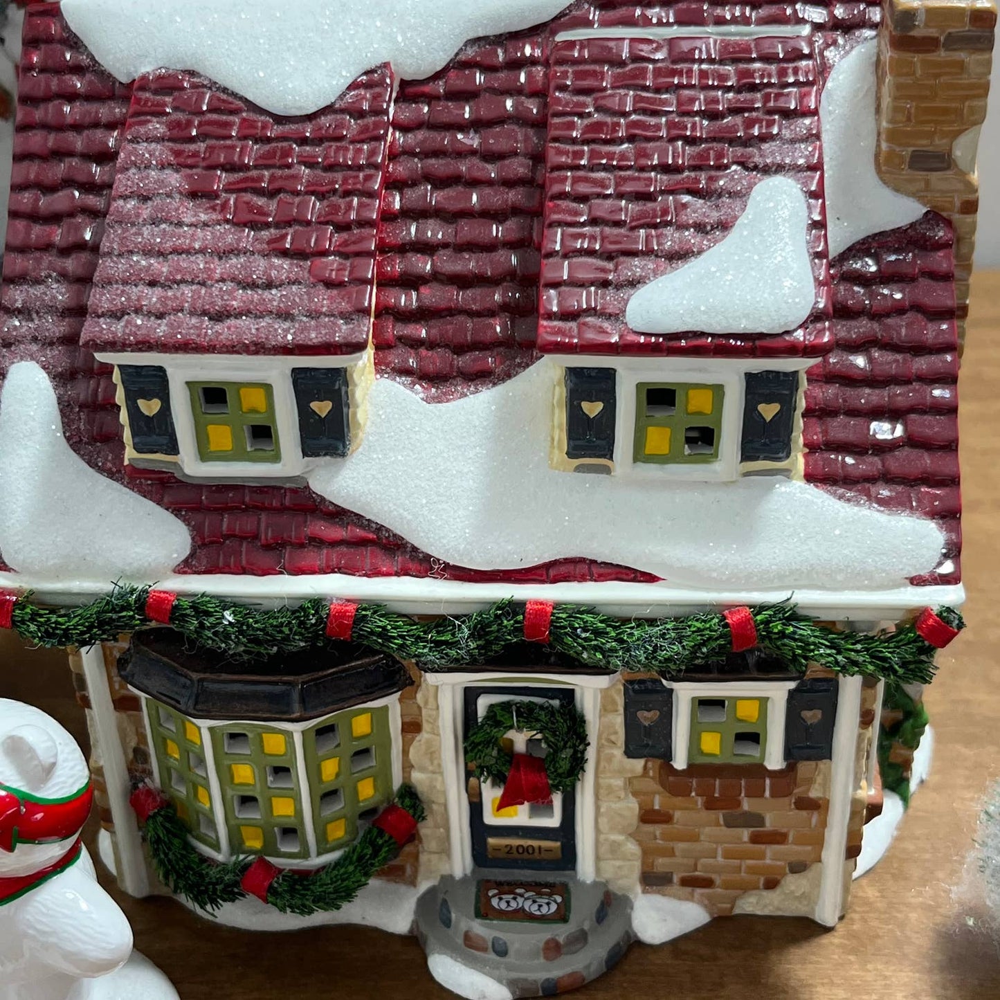 Dept 56 Santabear Village “2001 Hollybeary Court” Set of 4 #56.05747 NIB w Light