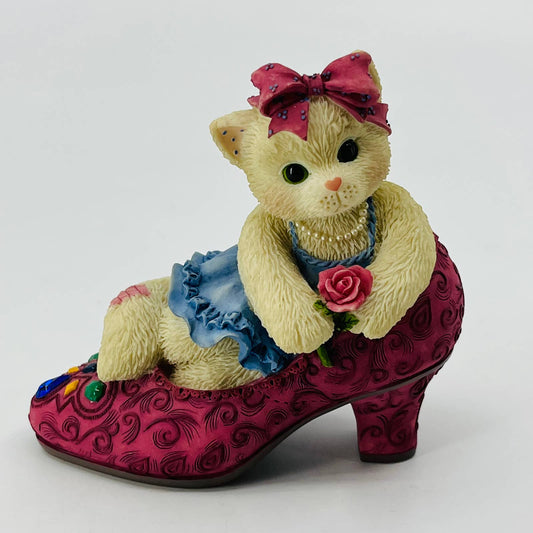 Calico Kittens Fashion Figurine It's Not Easy To Fill Your Shoes #314501 TD2