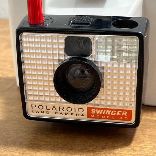 Vintage Polaroid Swinger Model 20 Land Camera Instant Camera w/ Strap TB8-2