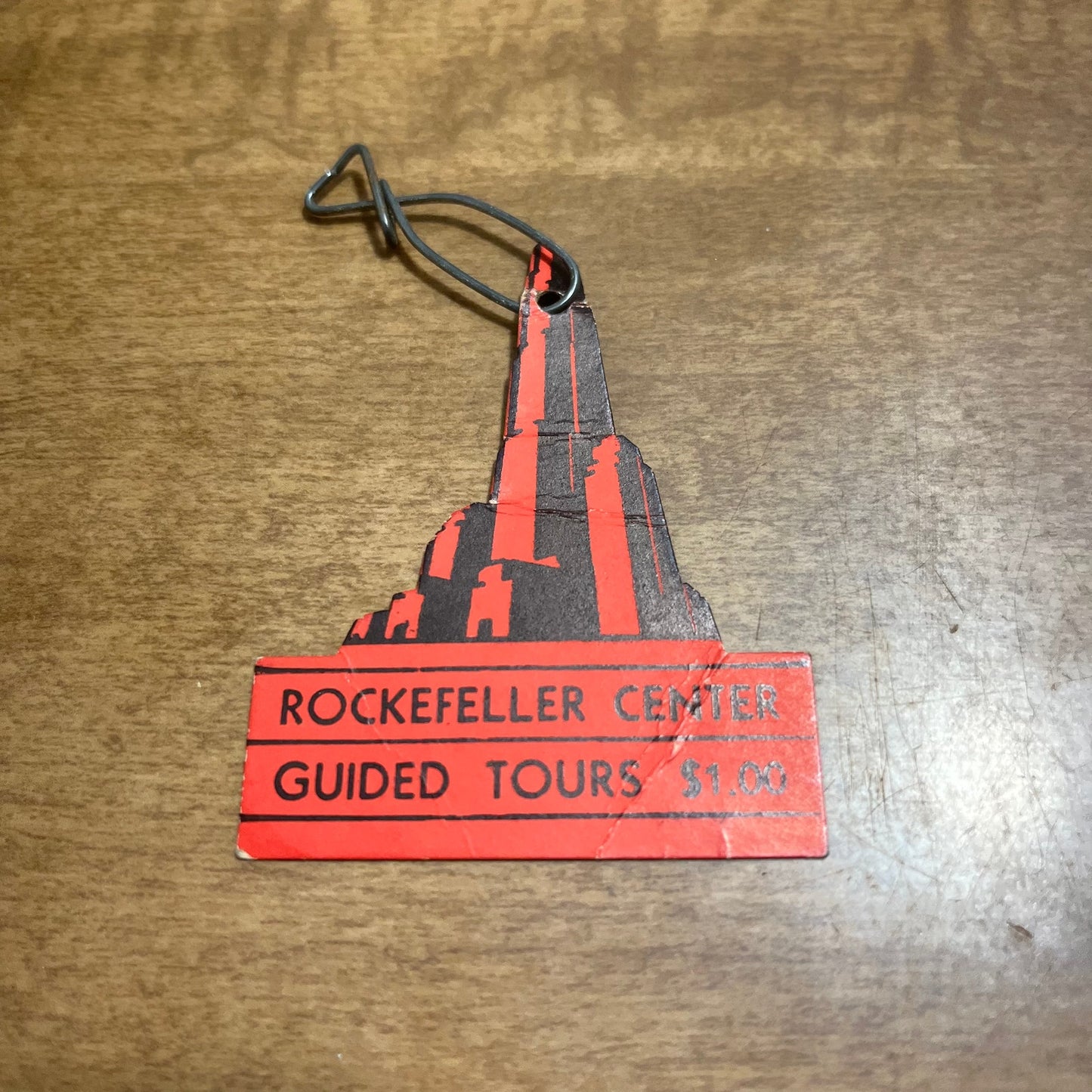 1940 York World's Fair Rockefeller Center Guided Tours Paper Hang Badge AK7-H4