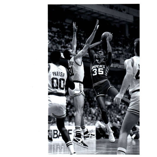 1986 Press Photo Basketball NBA Milwaukee Bucks Jerry Reynolds 8x10" AD3