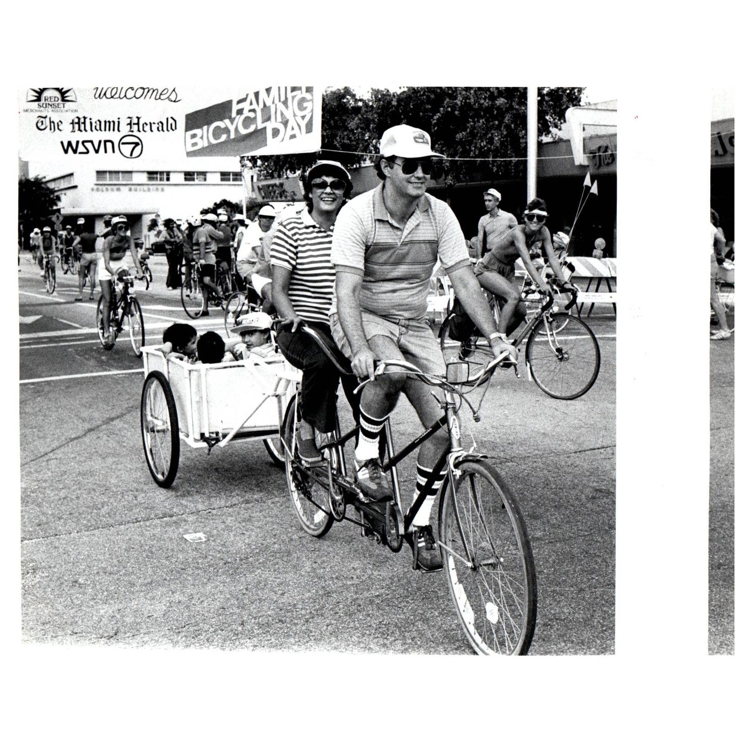 1983 Press Photo Cycling Miami Herald Family Bicycling Day Red Road 8x10" AD3