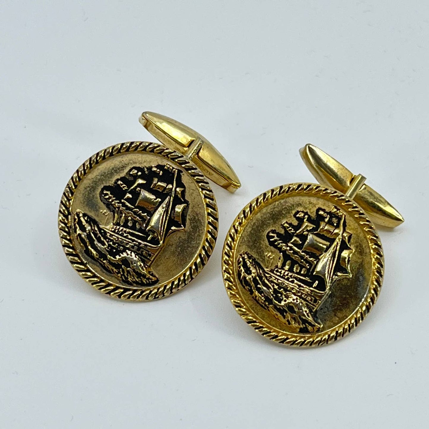 Vintage Sarah Coventry Gold Tone Clipper Ship Nautical Cufflinks Cuff Links SD2