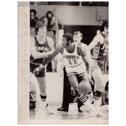 1975 Press Photo Basketball NBA Bob McAdoo Buffalo Braves 10x7" AD3