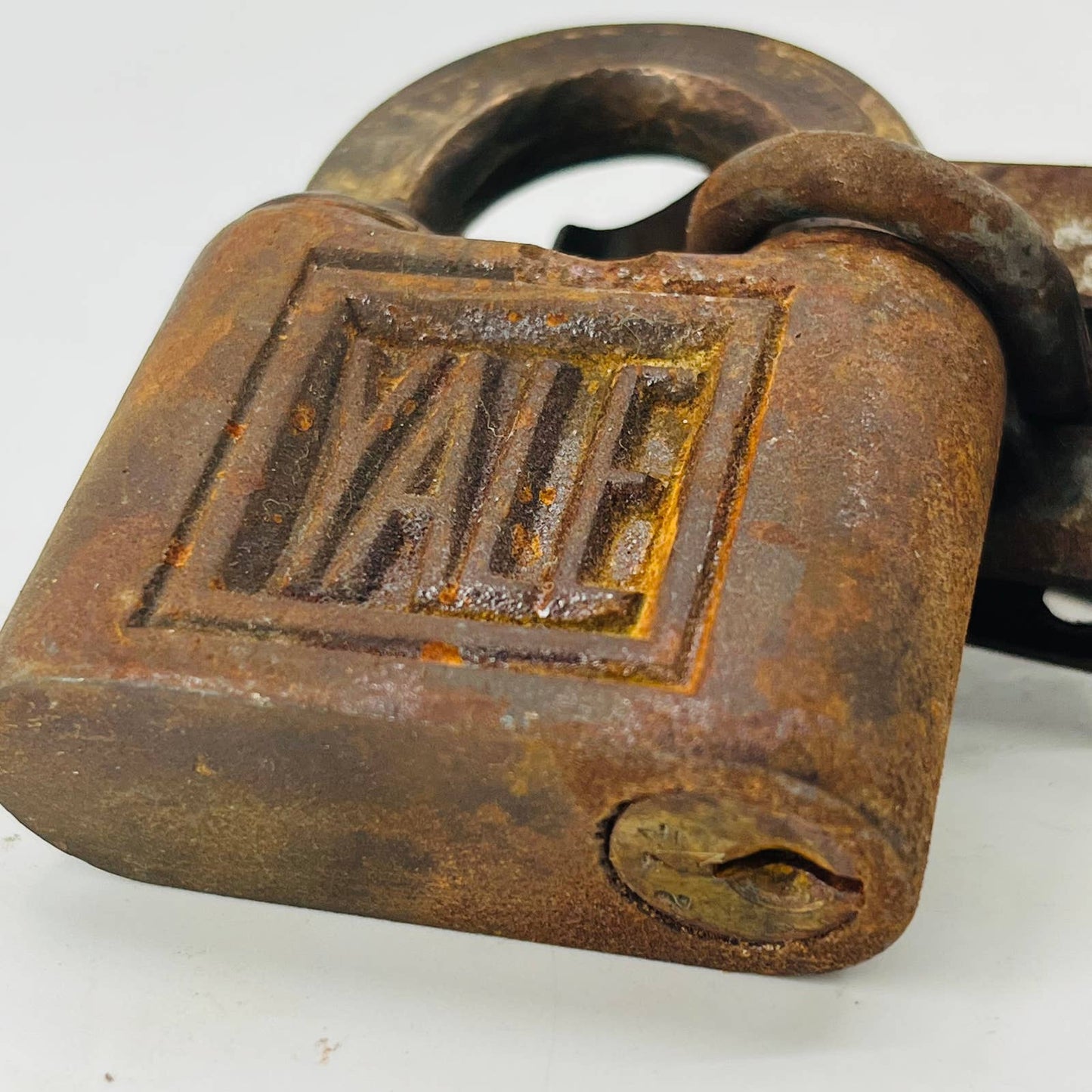 Vintage Yale & Towne Heavy Club Key Logo Lock Padlock No Key SA8-5