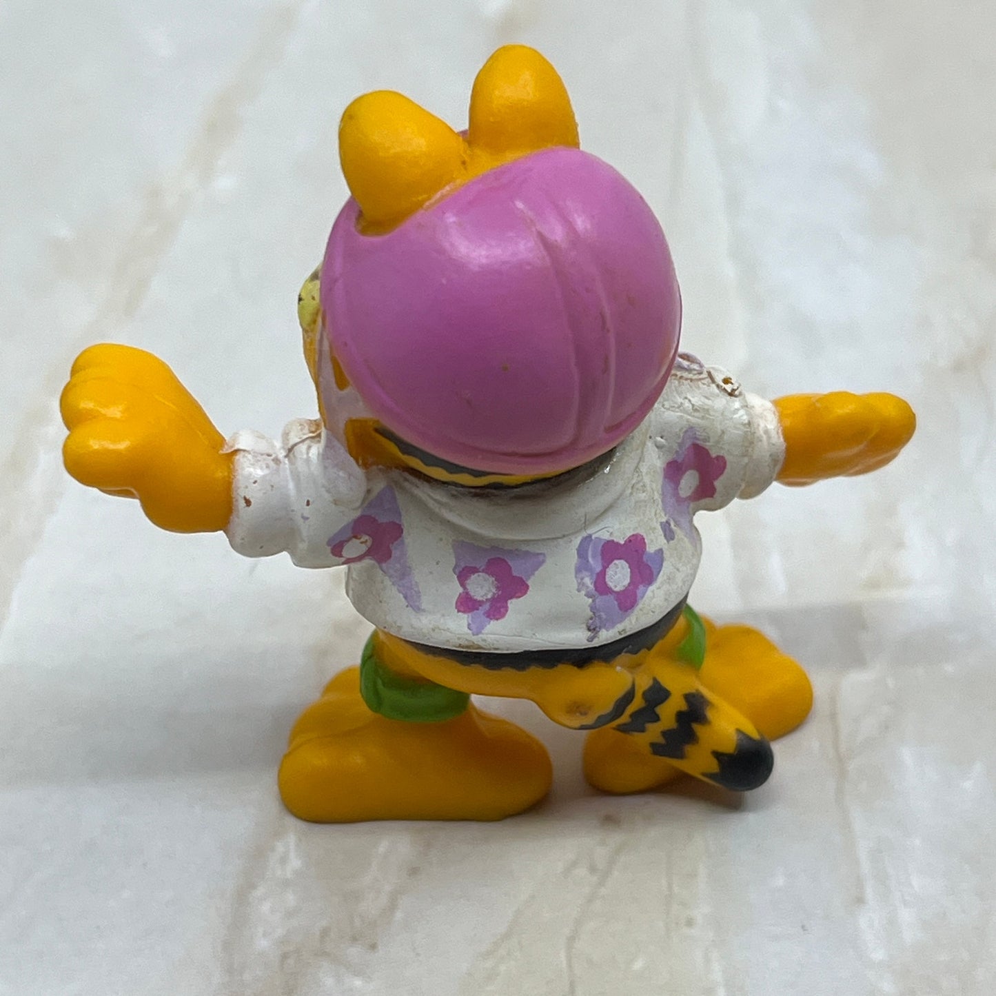 Vintage Garfield 1981 Purple Helmet Floral Shirt Plastic Figure 2” SC8