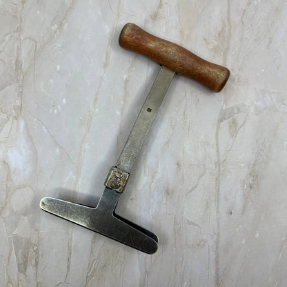 Vintage Red Wood Handled Foley Food Chopper Slicer 2 Blade TI7