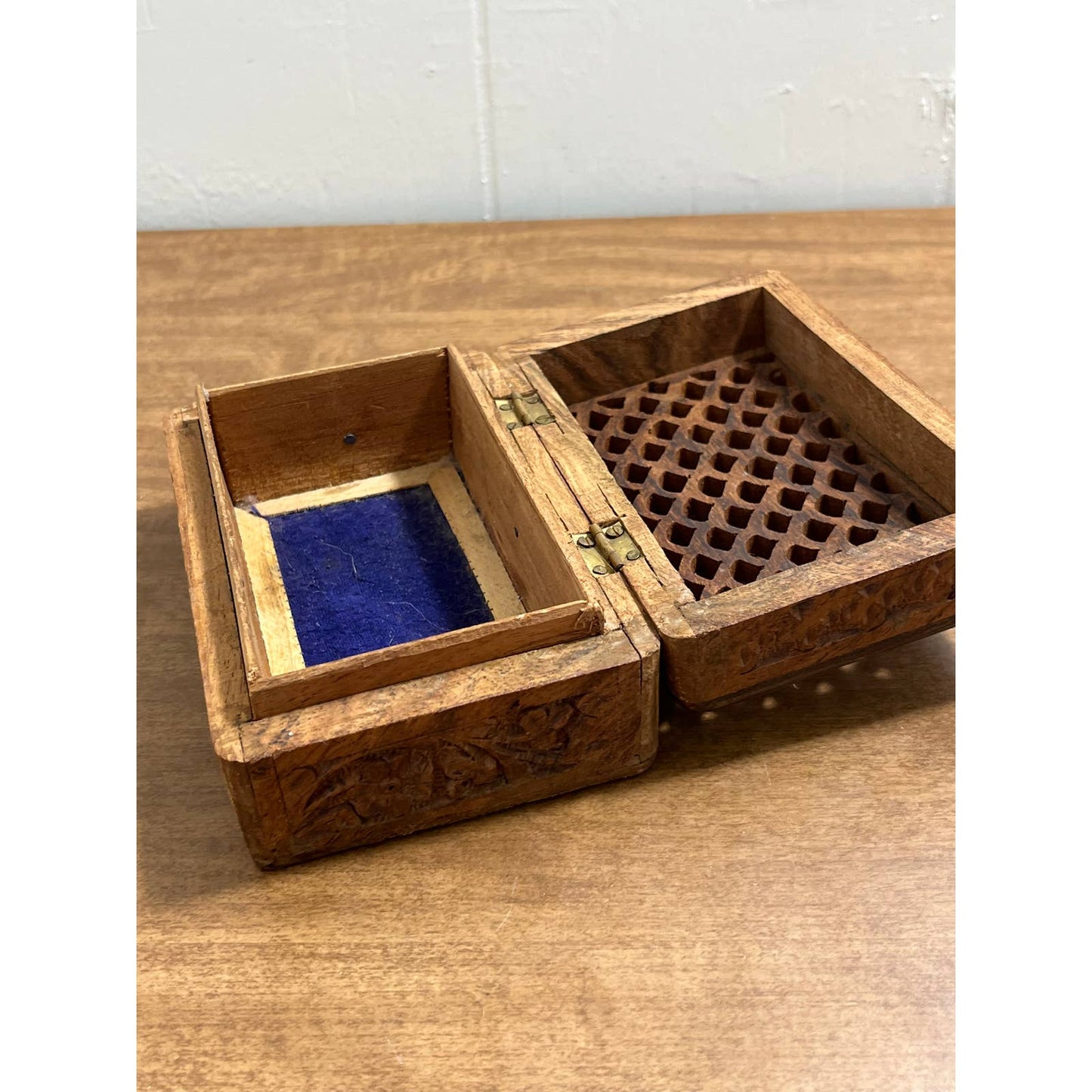 Vintage Hand Carved Solid Teak Wood Trinket Box Keepsake Jewelry 6 x 4 TH7
