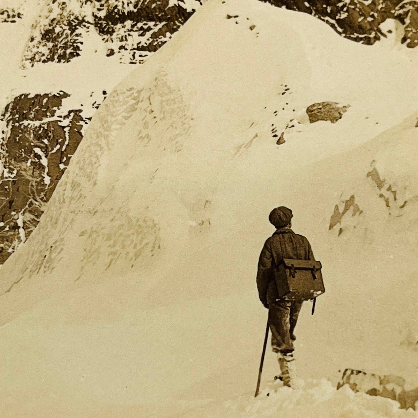 1901 Stereoview Mountain Climber Traversing Alps in Switzerland Swiss Alps