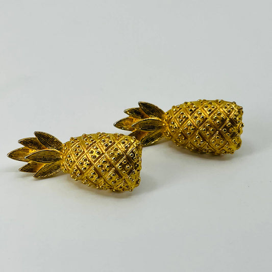 Vintage Gold Tone Pineapple Clip Earrings SB2