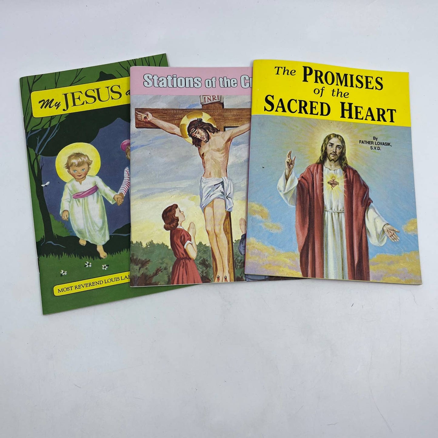 Huge Lot of Vintage Catholic Ephemera Relics Books & More SG5-6