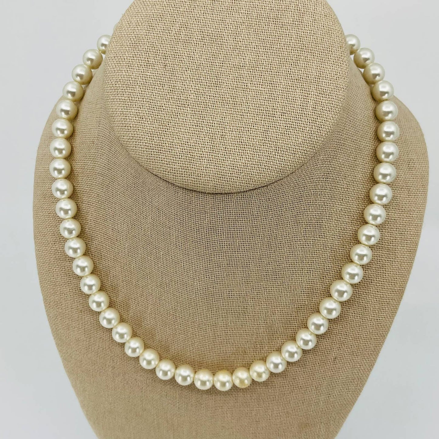 MCM Mod Faux Pearl Cool Tone Choker Necklace Made in Japan SB2