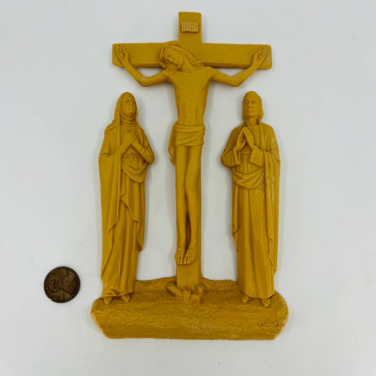 Vintage 1960s RESIN Crucifixion of Jesus Christ Mary Joseph WALL HANGING 7" TD2