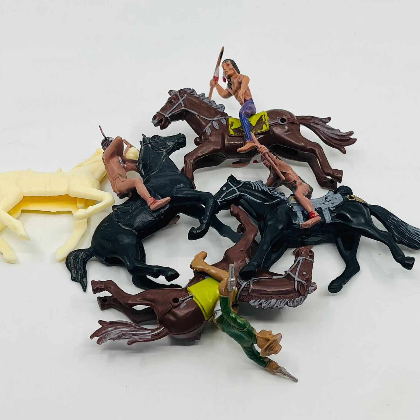 Vintage Hand Painted Plastic Molded Cowboys and Indians With Horses 19pc Lot SC3