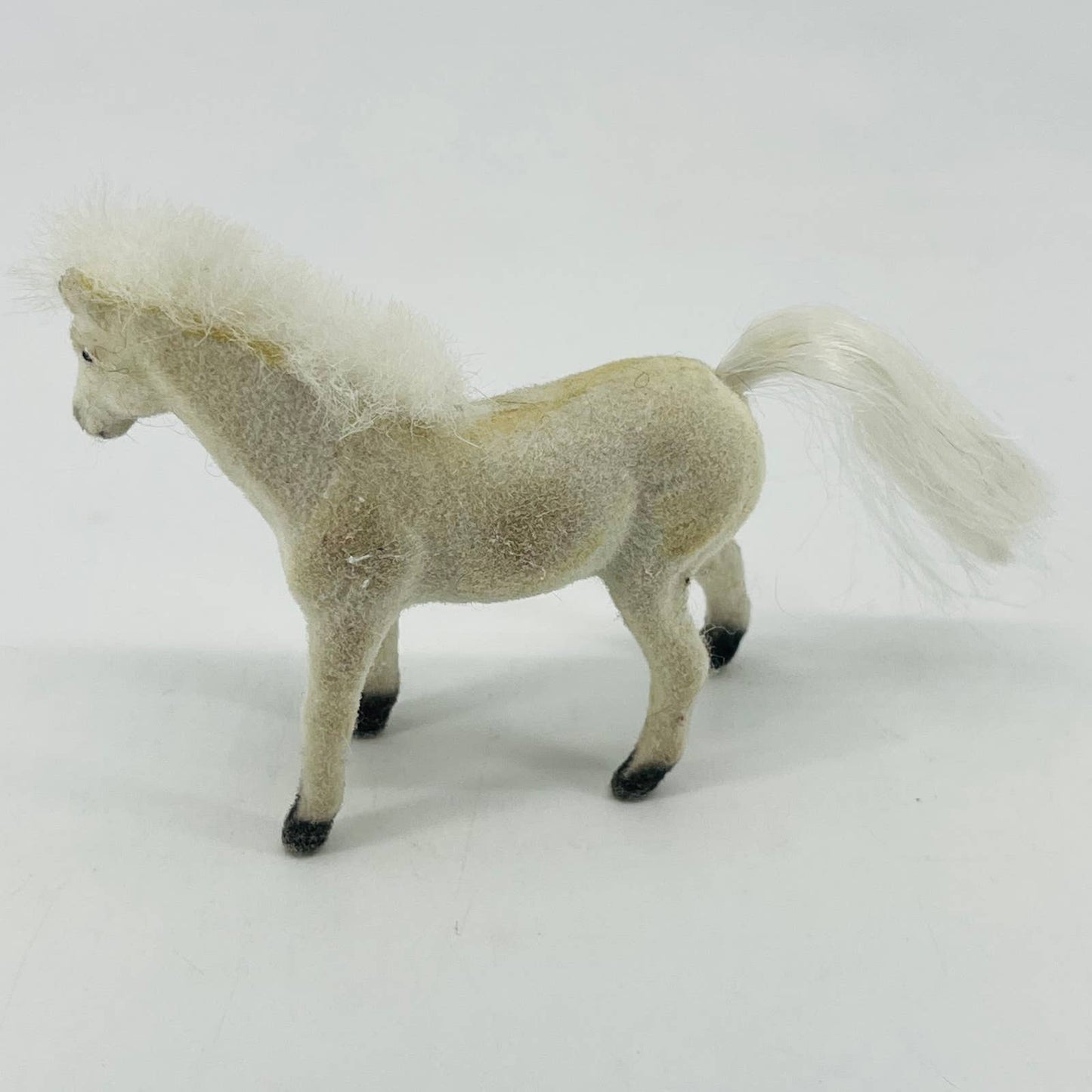 Flocked Velvet Plastic Toy Horse White Felted Soft Pony Figure Figurine 3x4” SB7