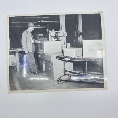 1940s Assembly Line Manufacturing Photo Maytag Washing Machines Chicago IL AA7-8