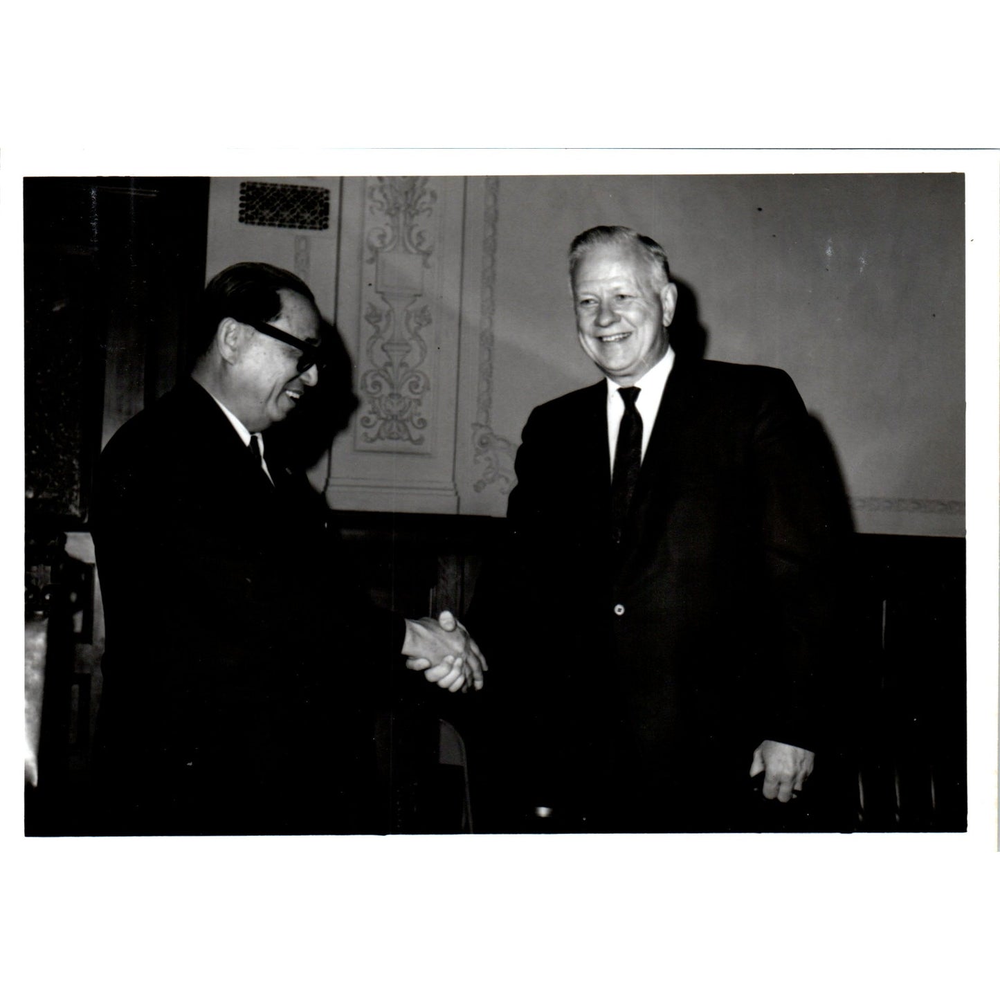Governor Nils Boe & Sukich Nimmanleminda Conference Original Photo 5x7 B8