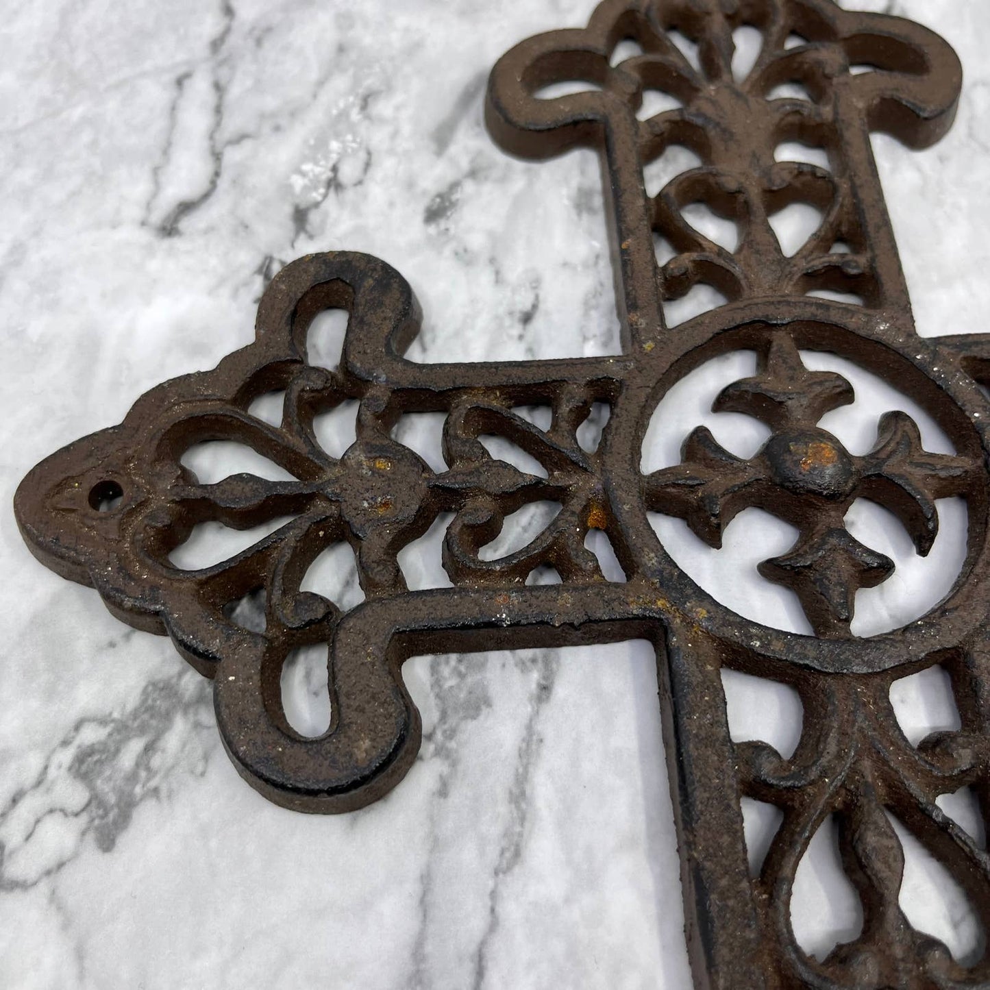Vintage Heavy Cast Iron Victorian Fleur De Lis Wall Cross Rustic TJ6
