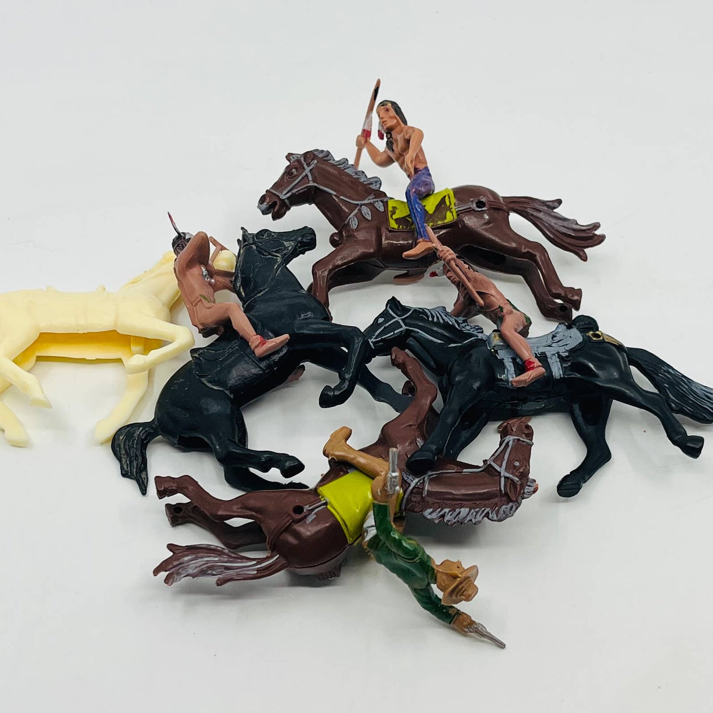 Vintage Plastic Molded Cowboys and Indians With Horses 9pc Lot TA9