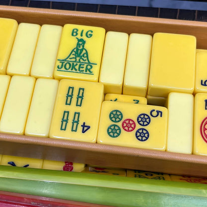 Vtg Butterscotch Bakelite Mahjong Set 156 Tiles, 5 Multicolor Racks, Dice, Cards