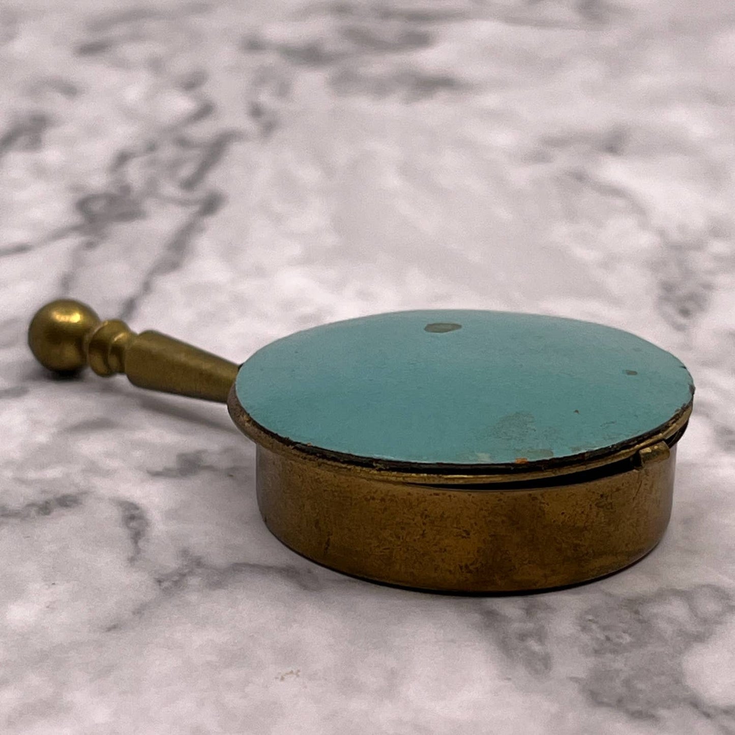 Vintage Brass Tone Silent Butler Ashtray Crumb Catcher Hinged Lid 3 X 1.5” SA2