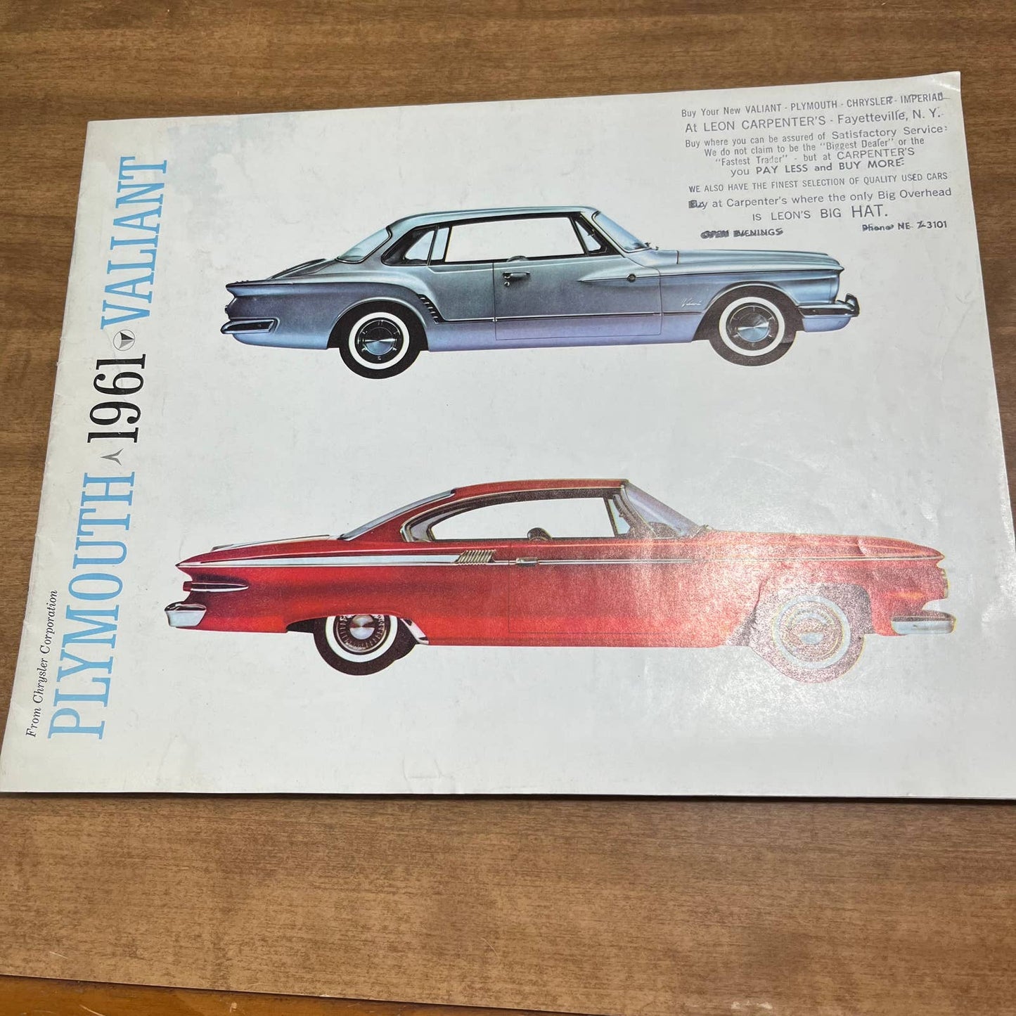 1961 Plymouth Valiant Chrysler Full Color Deluxe Sales Brochure Fury Suburban B4