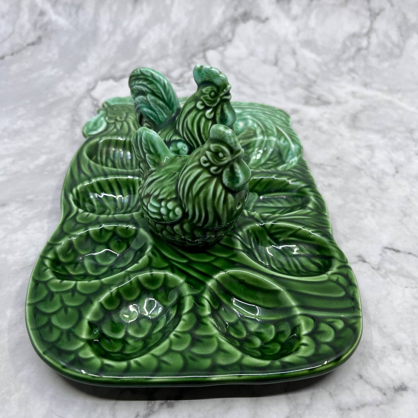 Vintage MCM Green Deviled Egg Tray with Hen Rooster Chicken Salt & Pepper TJ3