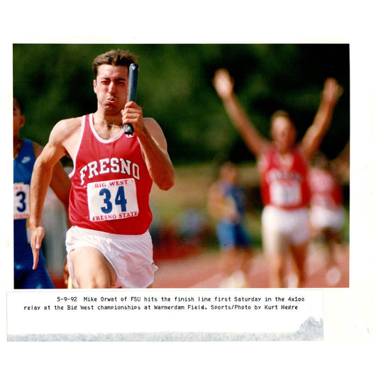 1992 Original Press Photo Track Relay Mike Orwat Fresno State 8x10" AD2