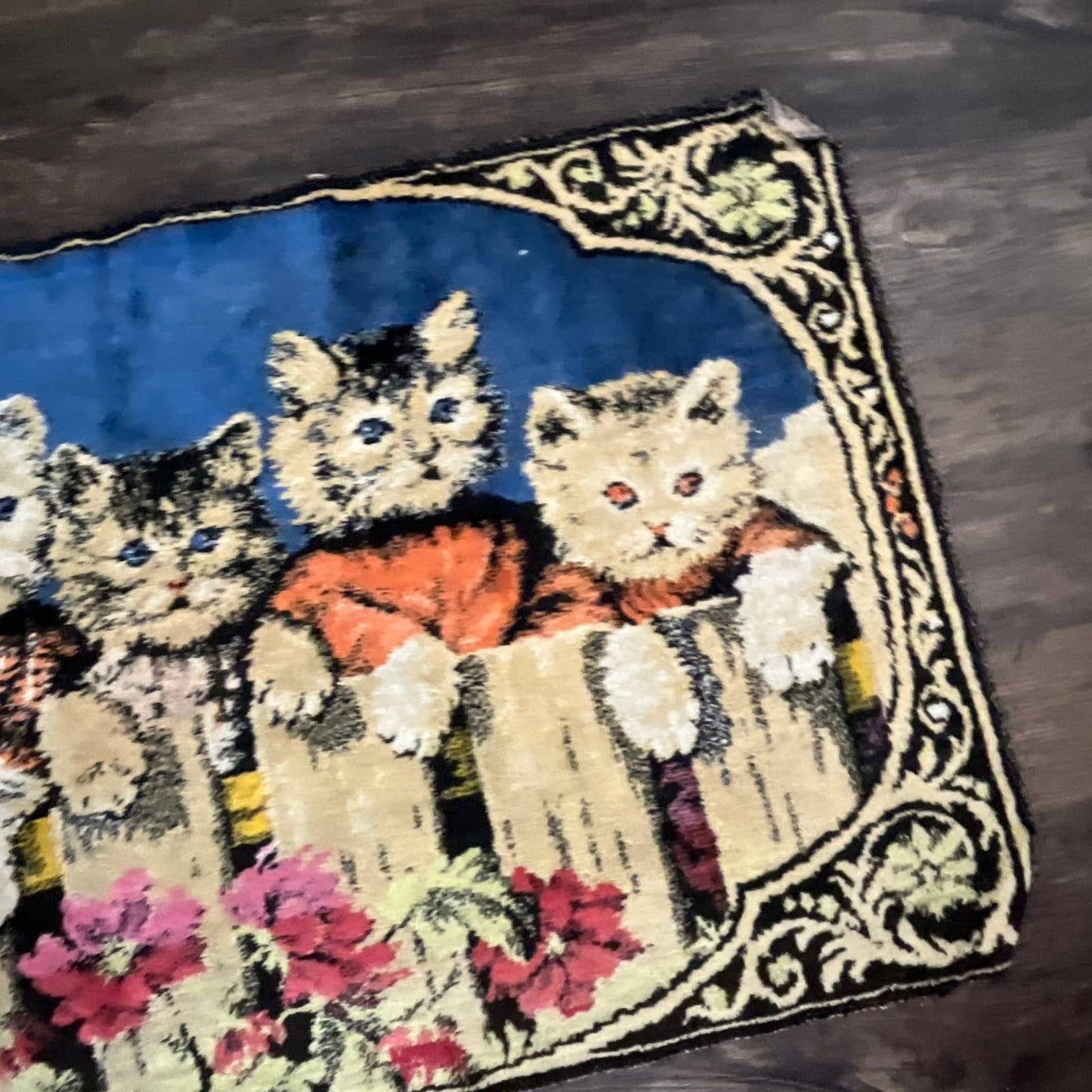 1950s KITTEN TAPESTRY 6 Cats Kittens Peeking Over Fence Lightweight 18x36 TG1