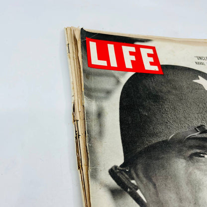 LIFE MAGAZINE Aug 14 1950 Uncle John Hoskins US Navy Chesterfield TD5