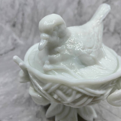 Vintage WESTMORELAND Milk Glass White Bird Robin on Nest Candy Dish 6X6 TJ2