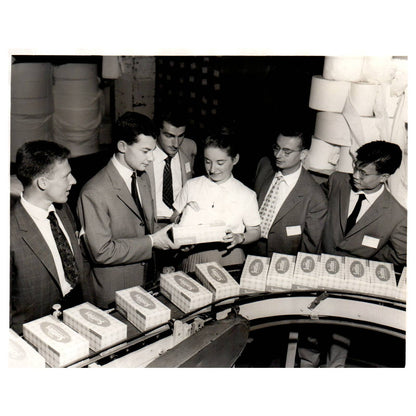 c1960 Original Press Photo Scotties Tissue Factory TJ7-1