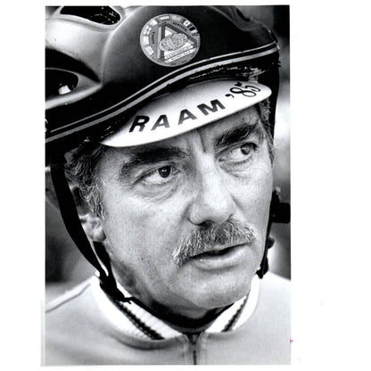 1986 Press Photo Cycling Gallo Marathon Bicyclist East Kendall 8x10" AD3