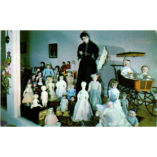 Group of Old Dolls Smith's Rug n' Jug Shop Pigeon Forge TN Original Postcard PB8