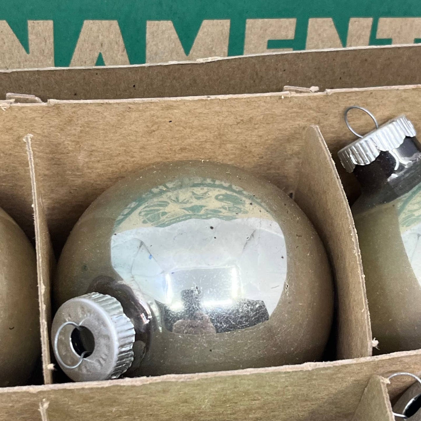 Shiny Brite 12 Vintage 3" Mercury Glass Ornaments Original Box  Silver Green TJ9