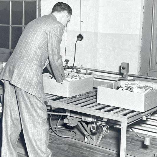 1940s Assembly Line Manufacturing Photo Newtown Square PA AA7-31