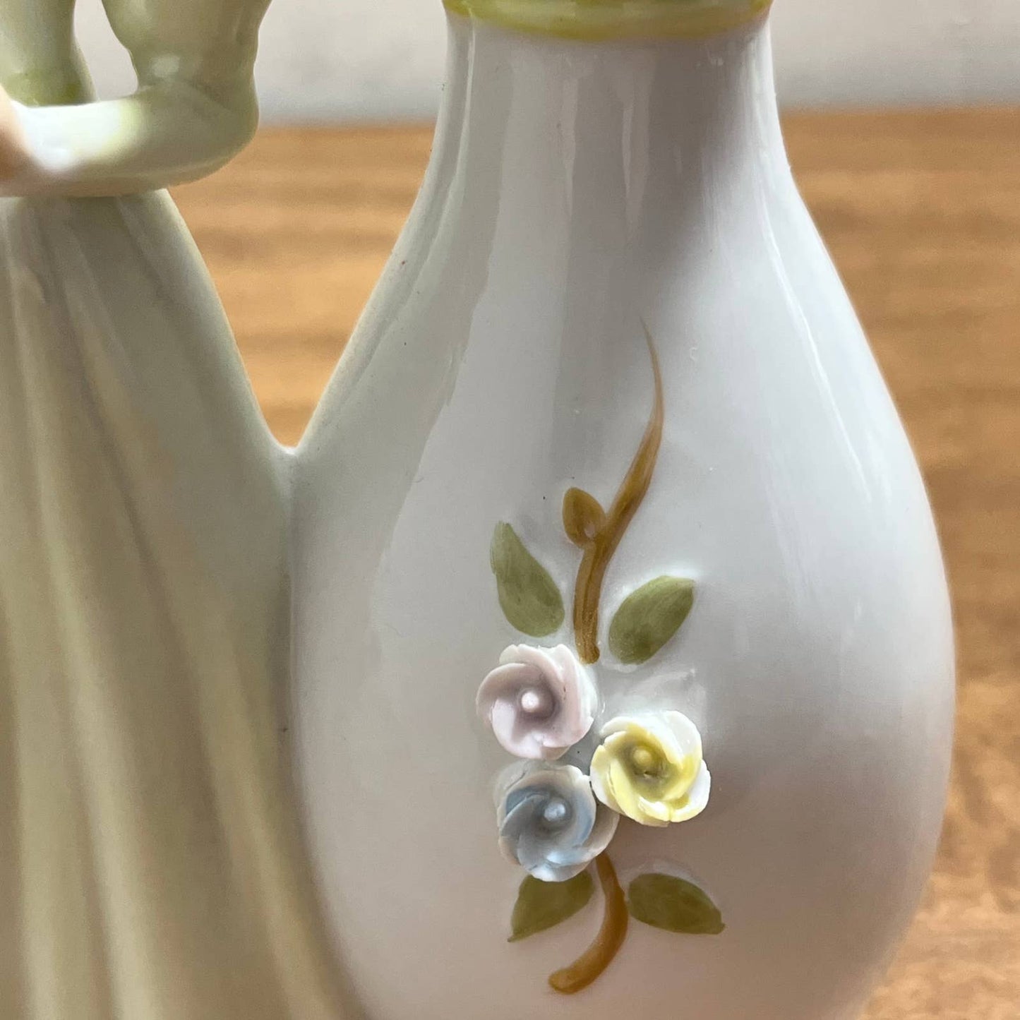 Vintage Porcelain Southern Belle Figurine With Bud Vase Korea 6” TA5