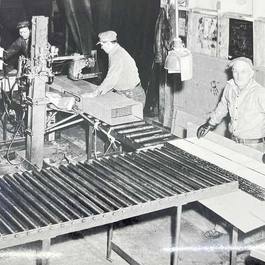 1940s Assembly Line Manufacturing Photo Ruberoid Astro Siding Chicago IL AA7-11