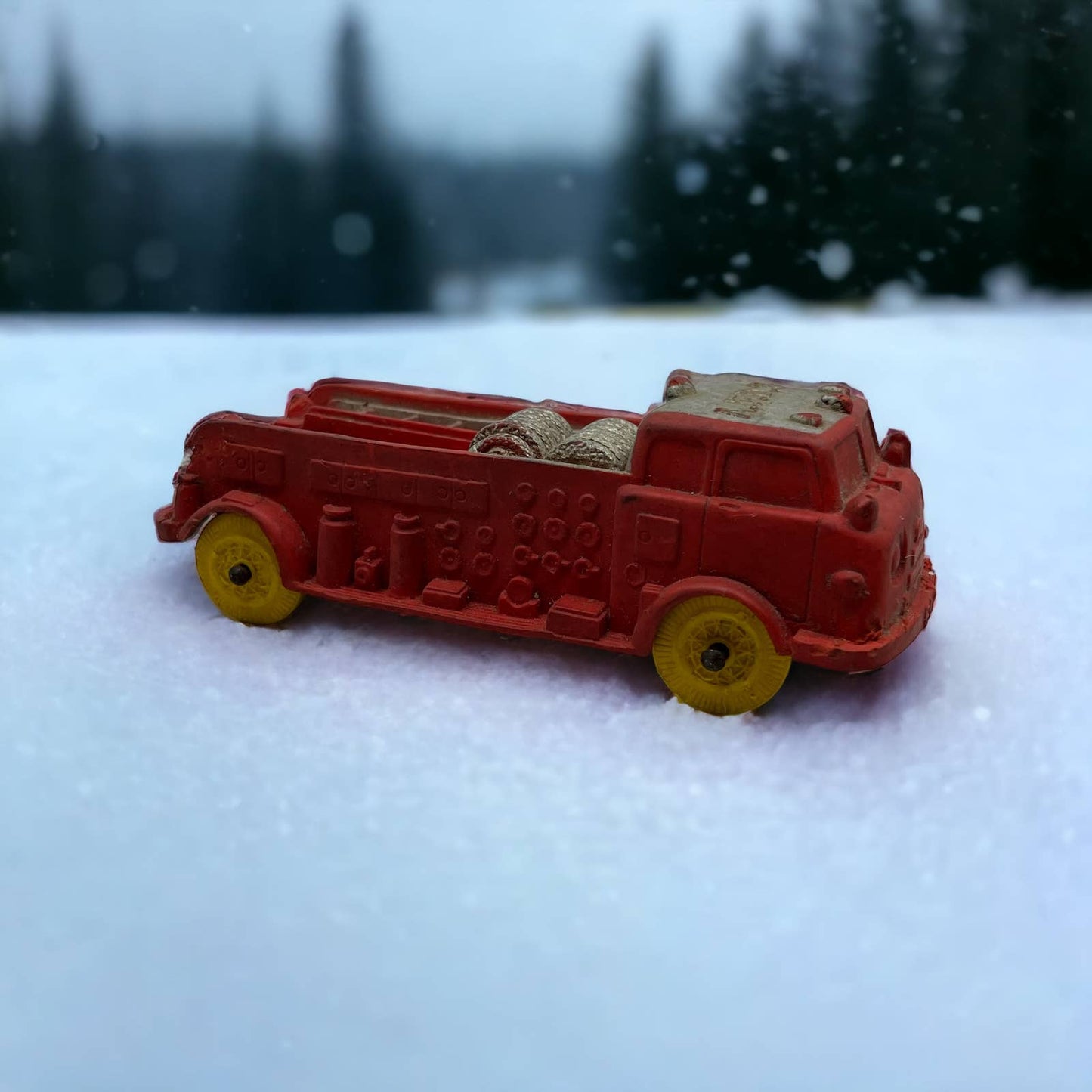 Vintage Auburn Toy Co #614 Rubber Red Fire Engine Truck 4" TJ9