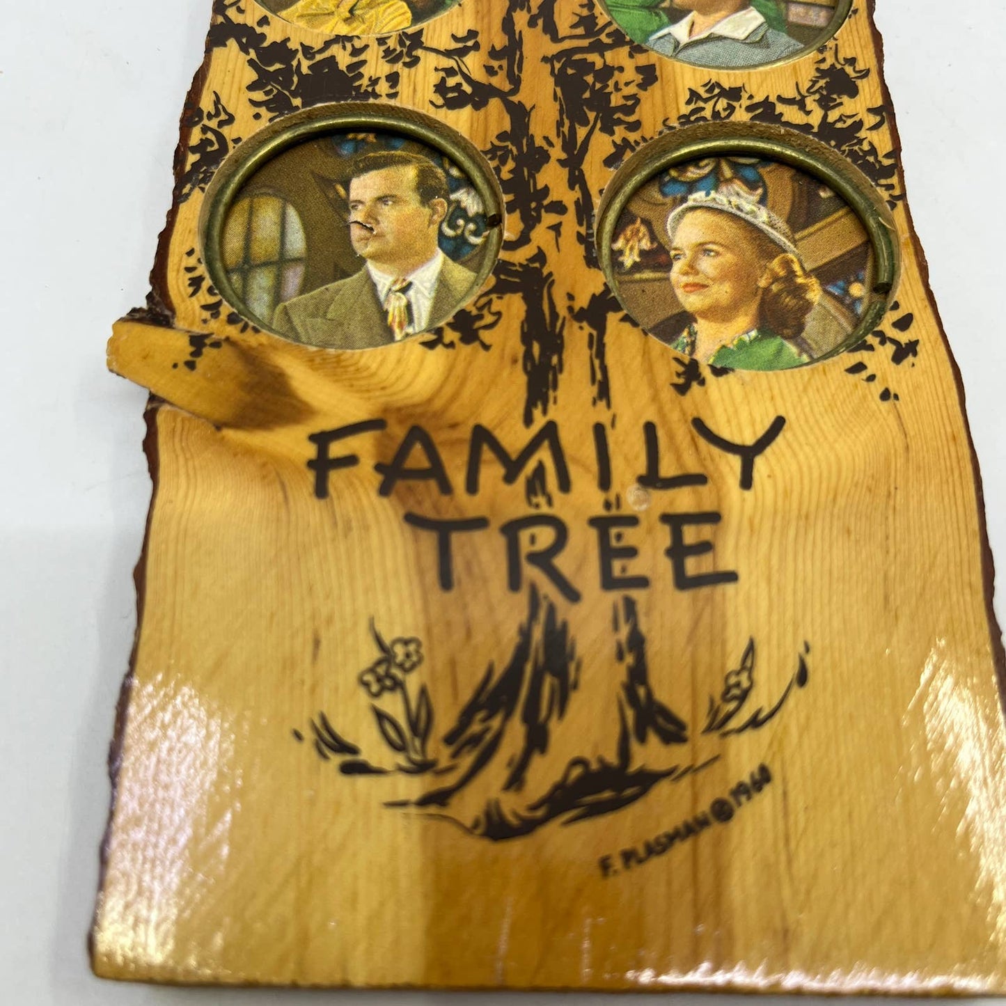 1960 Wood Plaque Family Tree Picture Frame Luray Caverns, VA By F. Plasman TF5