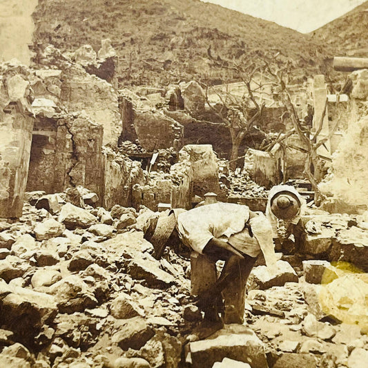1903 Stereoview Card Seeking Treasure in the Ruins of St. Pierre Martinique FWI