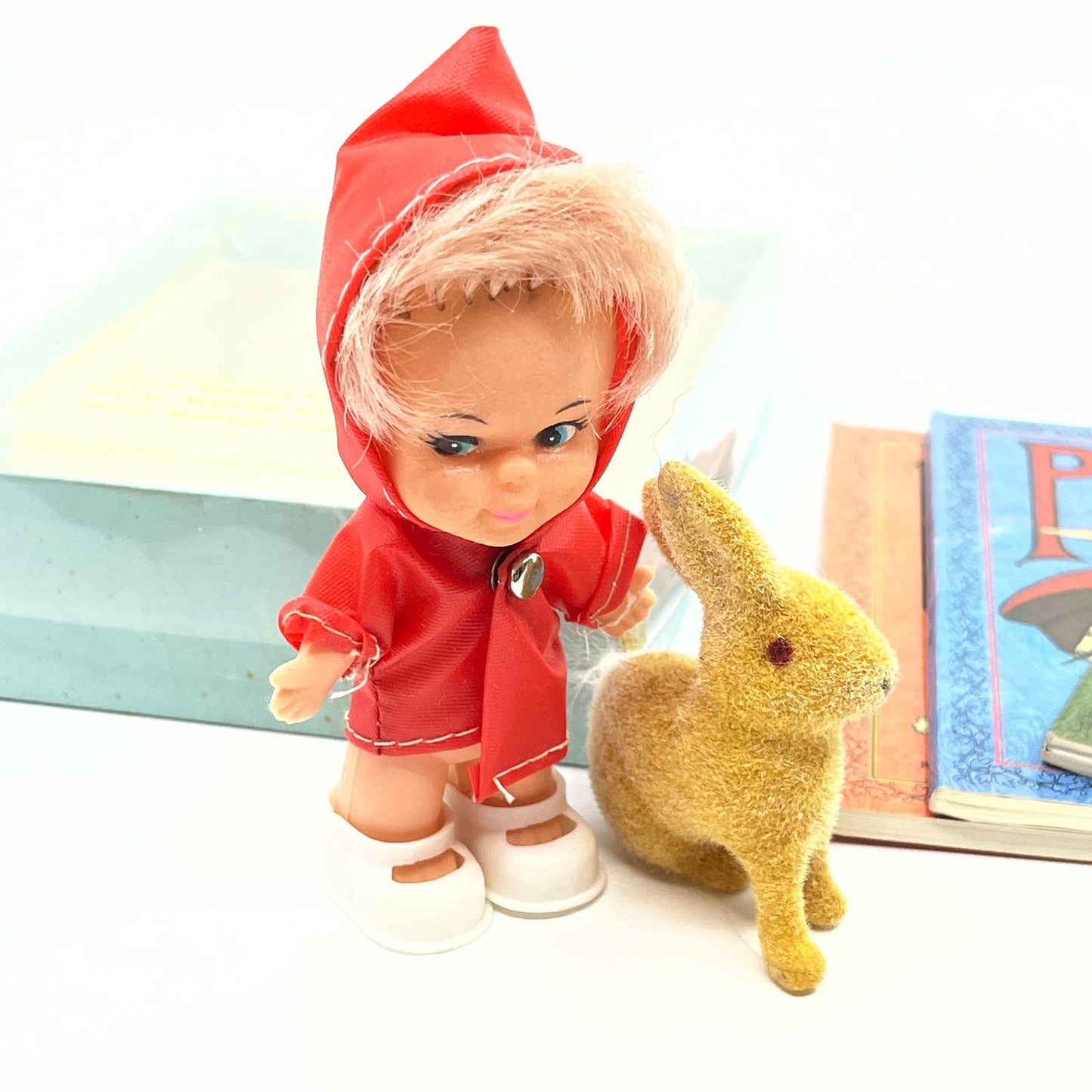 1975 Flocked Peter Rabbit Doll and Replica Book Set in Box TG1