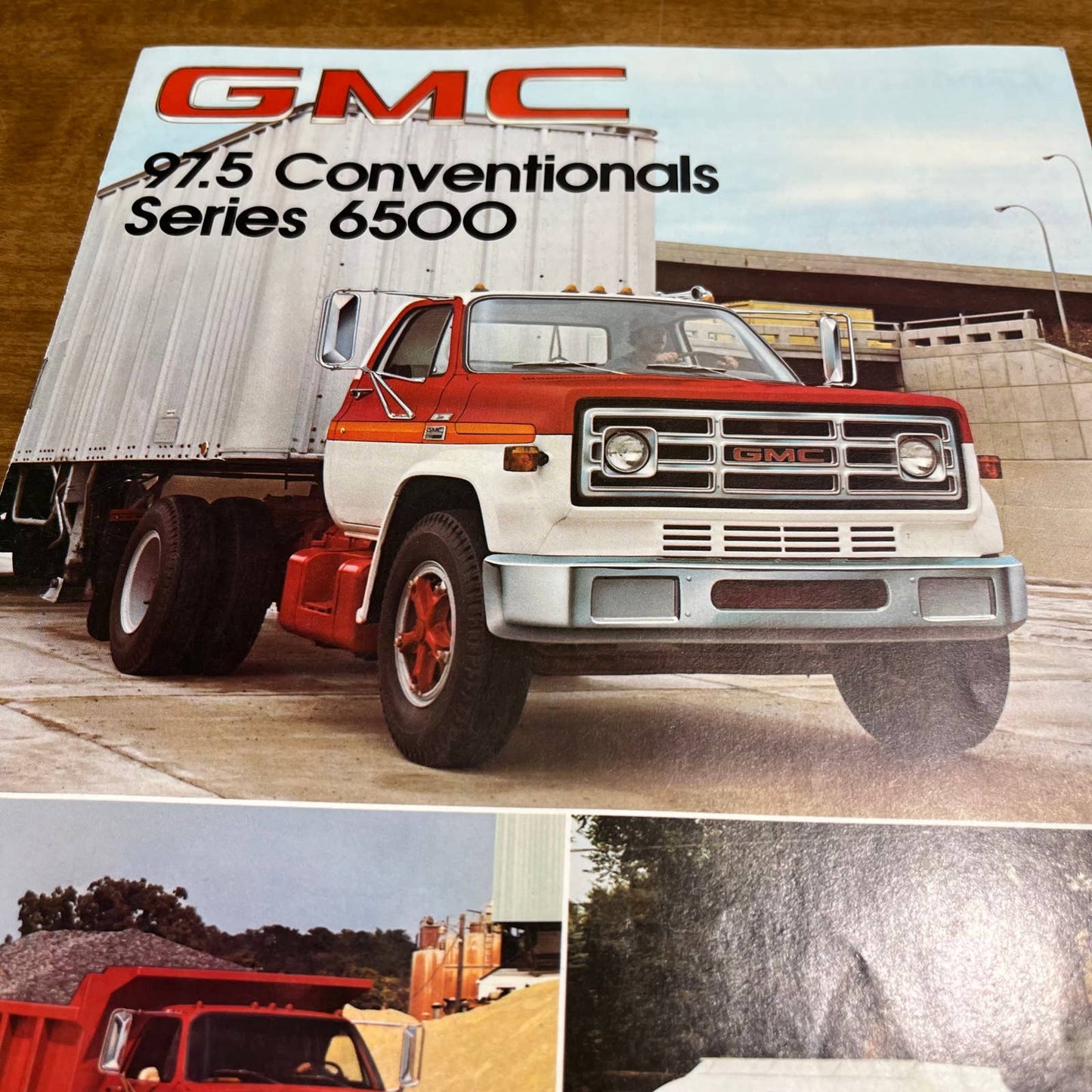 1970s GMC 97.5 Conventionals Series 6500 Booklet Full Color Pics A2