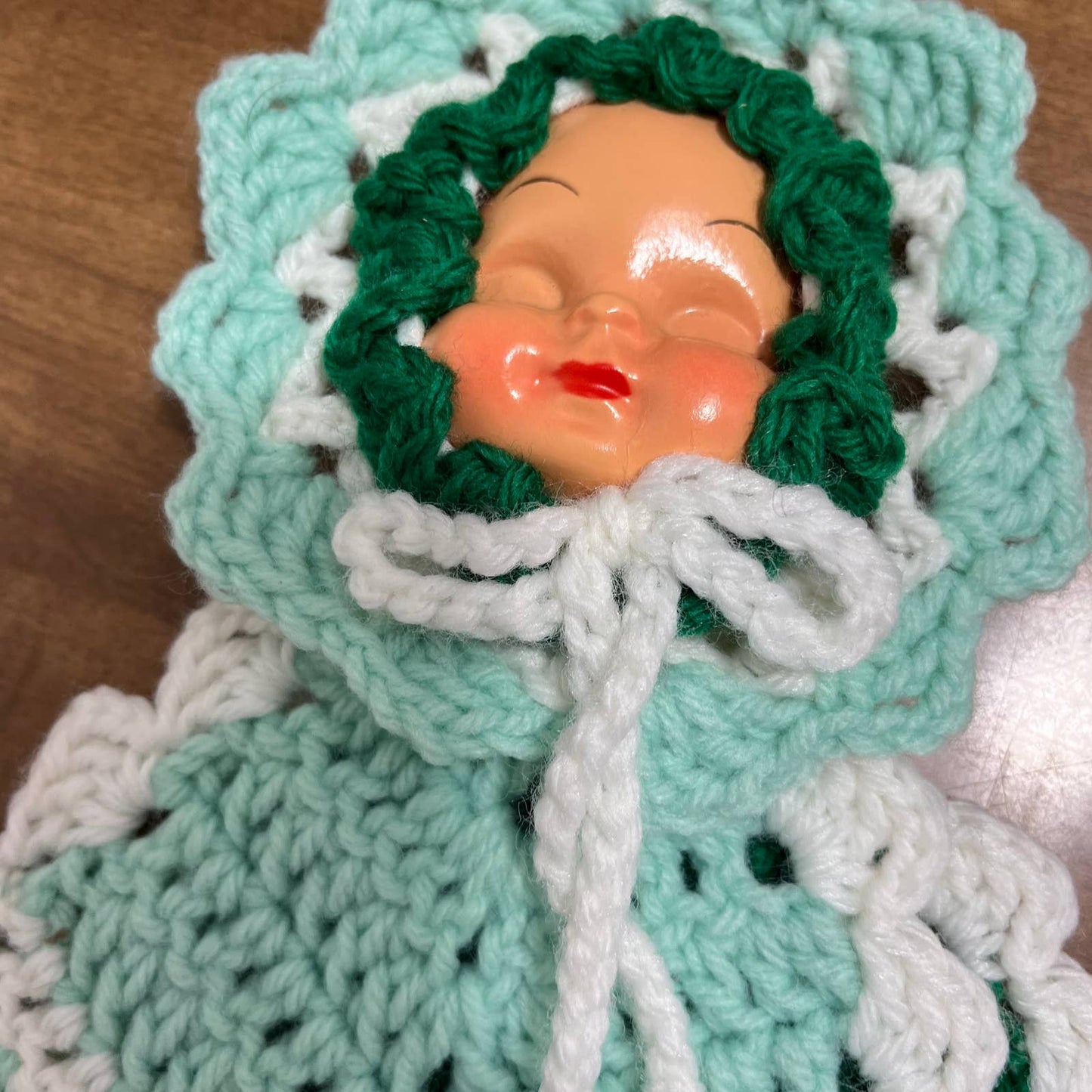 Vintage 1960s Crocheted Plastic Doll Face Pot Holders Green Mint White TH6